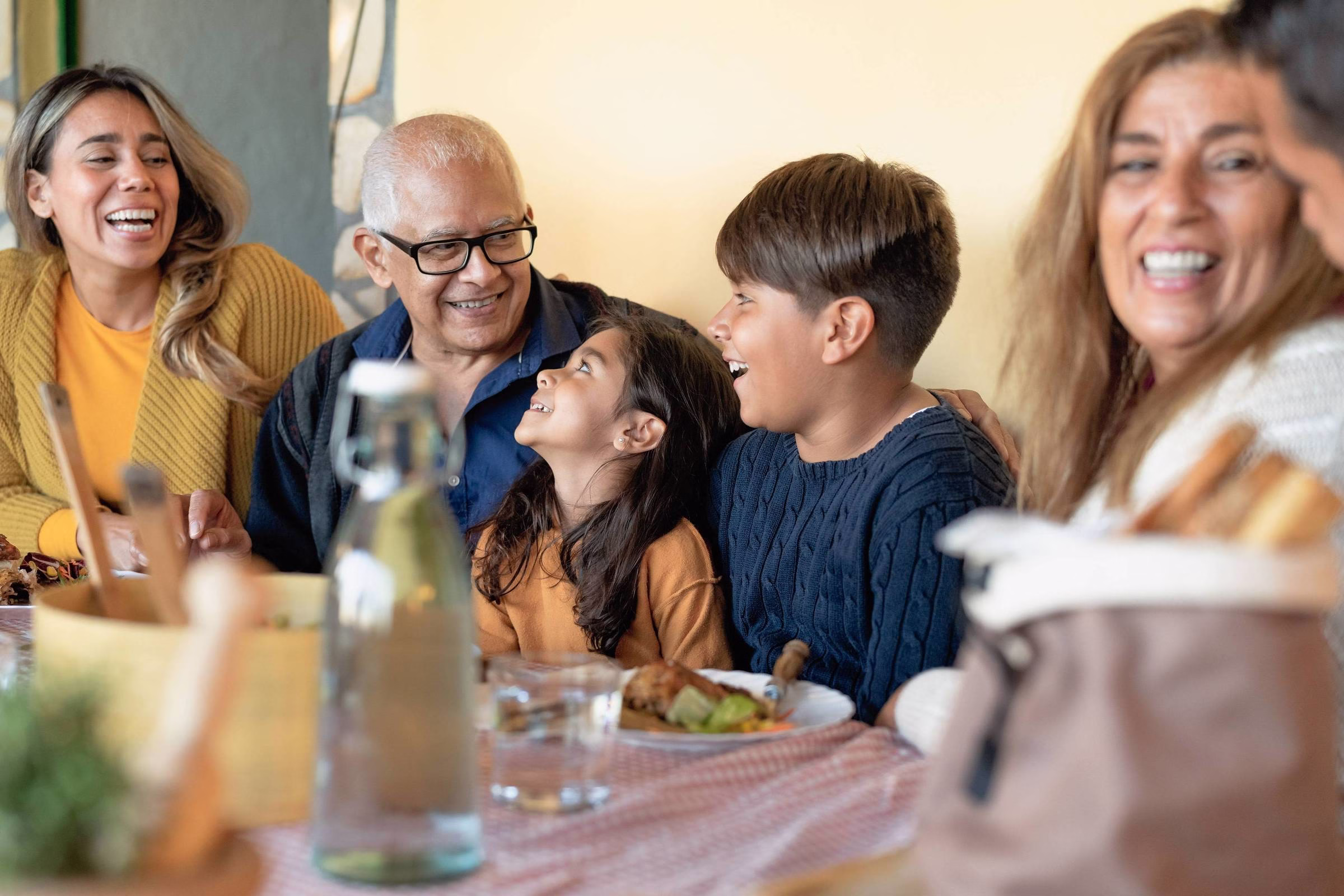 Almoçar E Jantar Com Família E Amigos Aumenta O Bem-Estar - 14/04/2025 - Saúde Mental