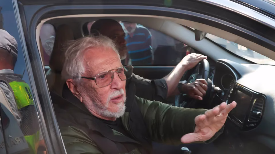 Carlos Alberto De Nóbrega Condena Ataques À Mulher