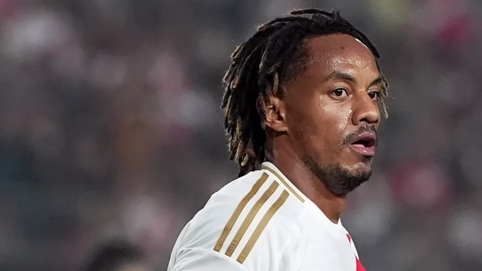 Carrillo Vai De 'Acabado' No Próprio País A Pilar Em Título Do Corinthians