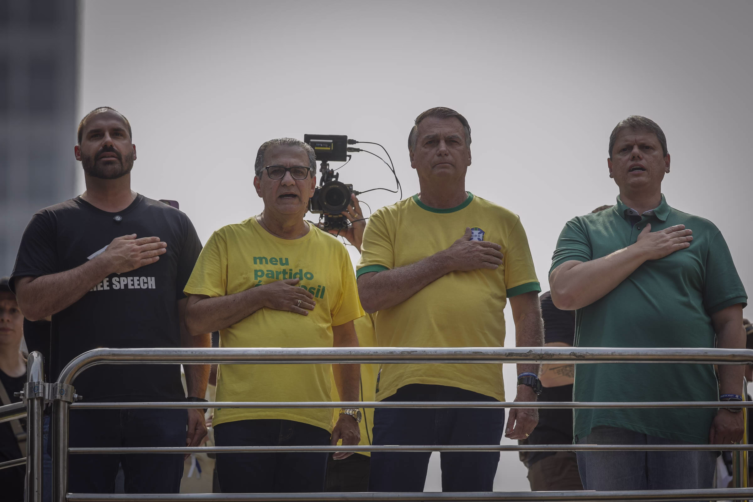 Chuva Forte Preocupa Organizadores De Ato De Bolsonaro - 03/04/2025 - Painel