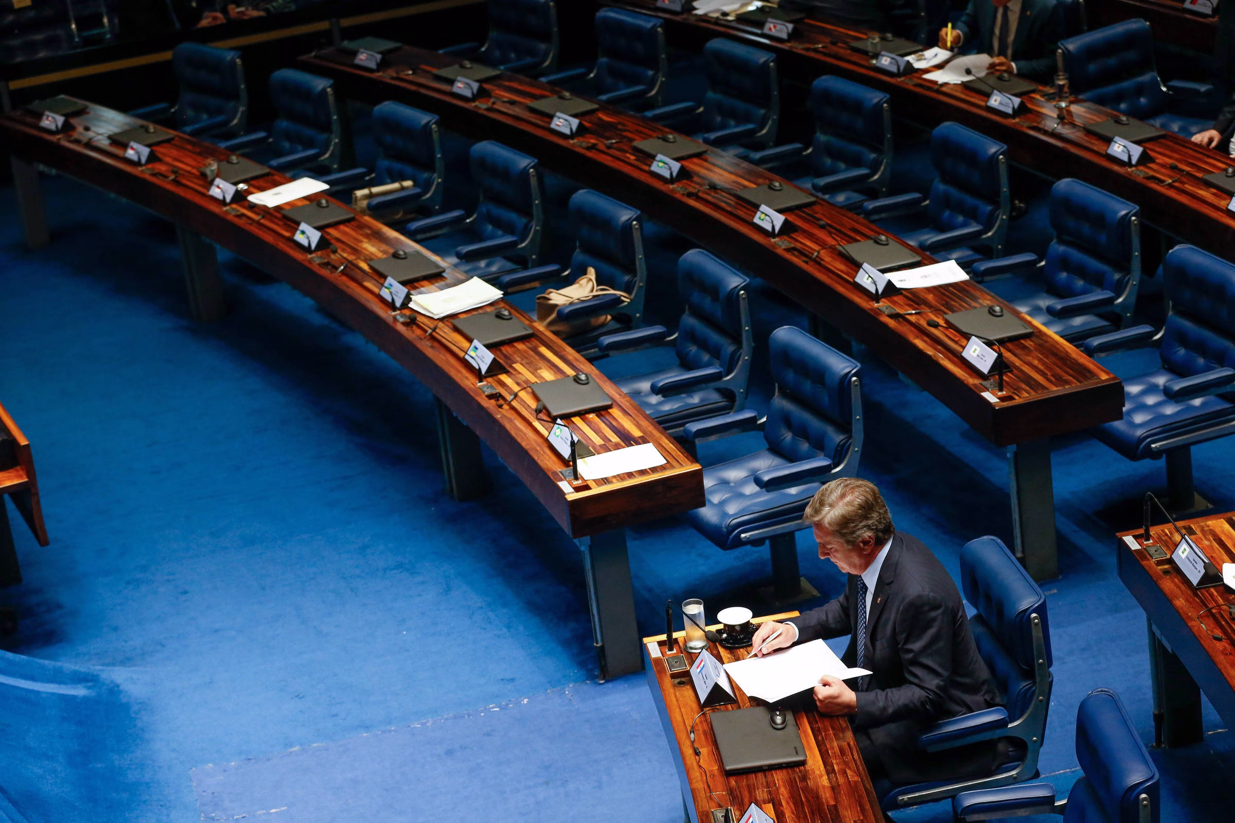 Collor Propôs No Senado Mandato Para Ministros Do Stf - 27/04/2025 - Poder