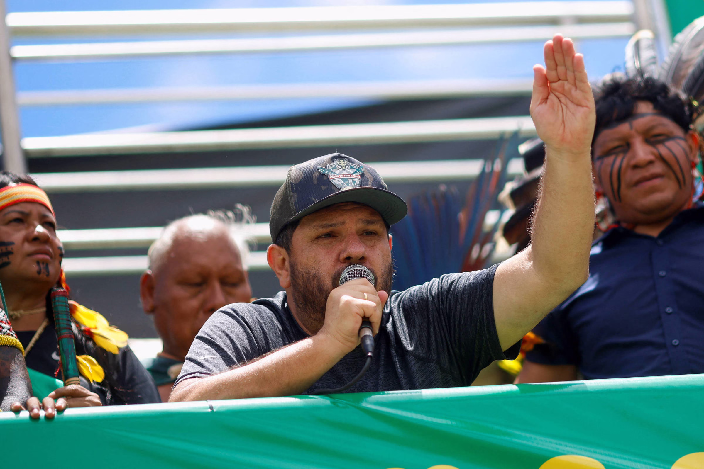 Com Embate De Moraes Com Espanha, Governo Tenta Extradição - 16/04/2025 - Poder