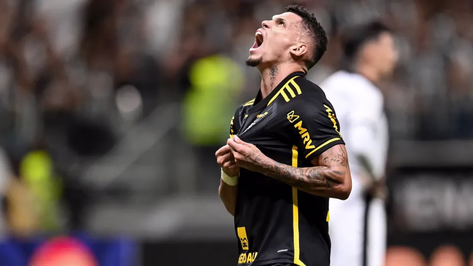 Compra De Paulinho Por Palmeiras Aparece Quase R$ 50 Milhões Mais Cara Em Balanço