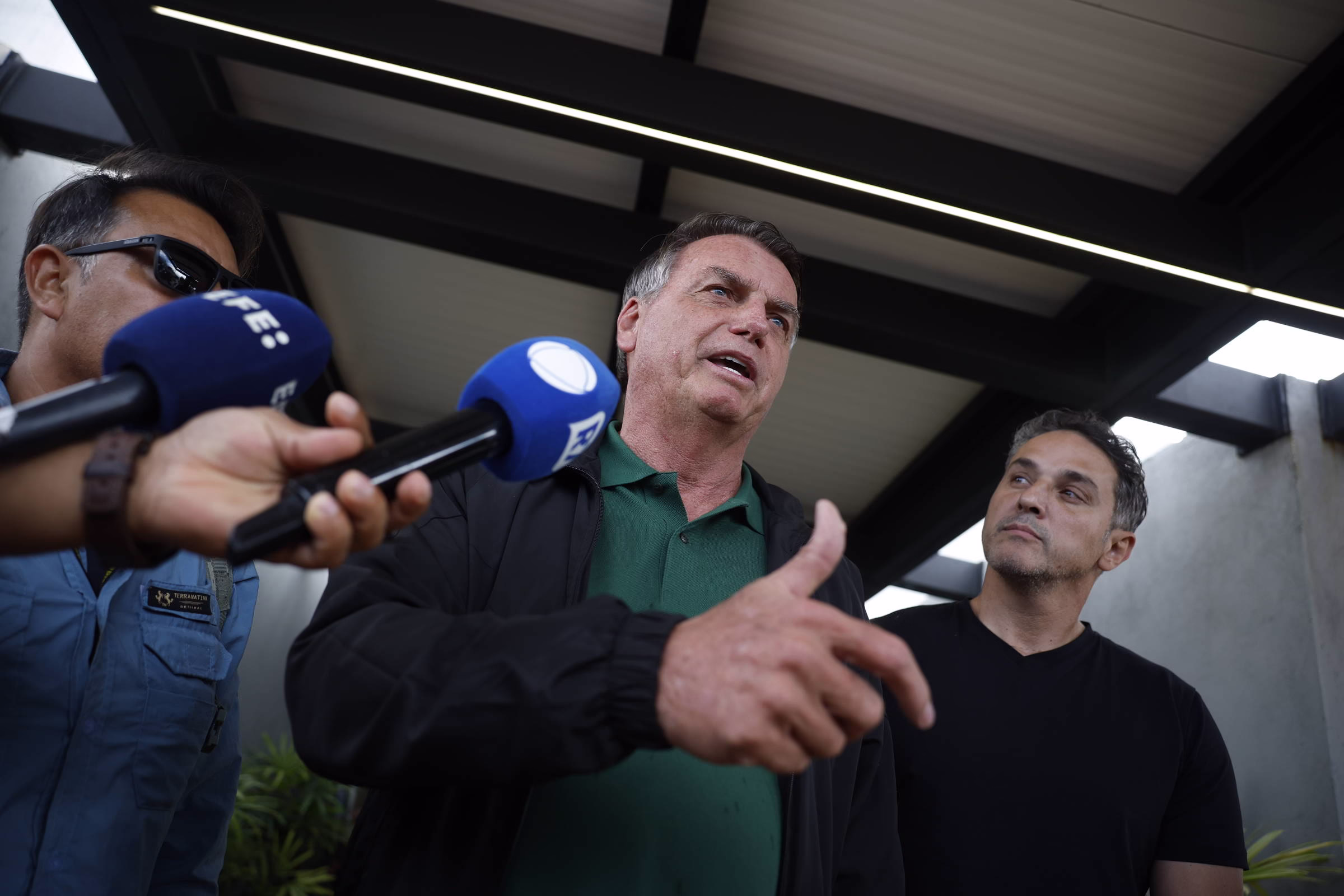 Líder Da Oposição Abre Casa E Busca Papel No Bolsonarismo - 20/04/2025 - Poder