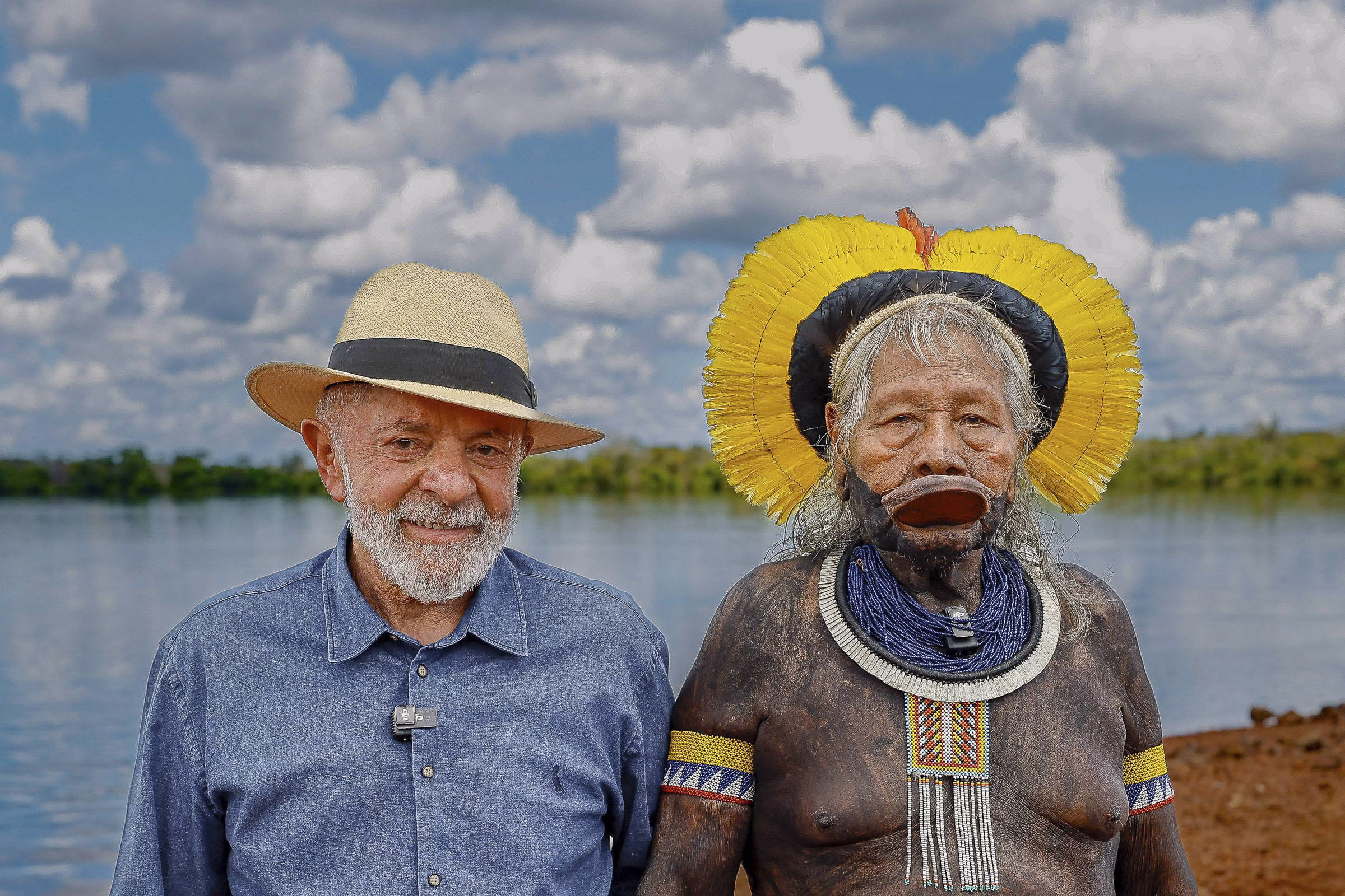 Lula Condecora Cacique Raoni Em Aldeia De Mt - 04/04/2025 - Ambiente