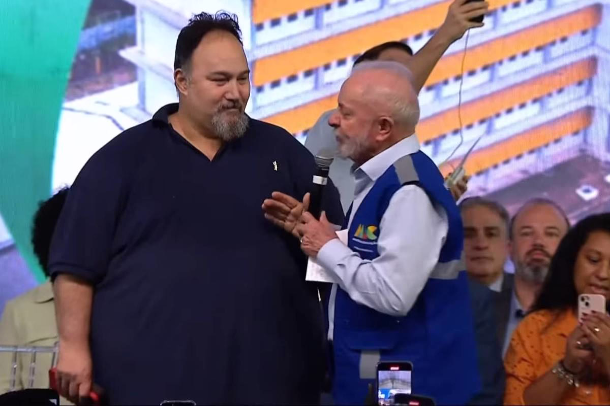 Lula Repete Falsa Versão Sobre Bolinha De Papel Em Serra - 14/04/2025 - Poder