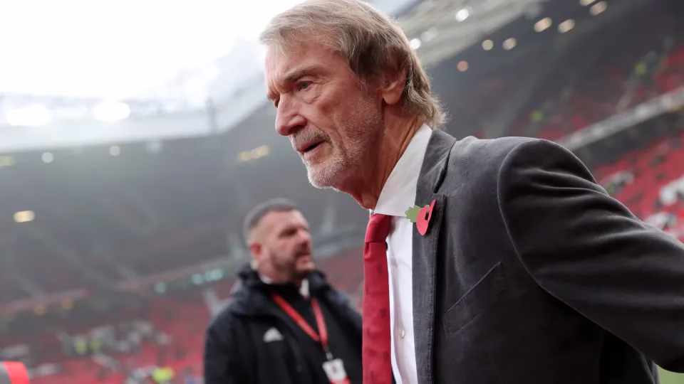 Manchester United Prepara Demissão De 200 Funcionários Para Cortar Custos