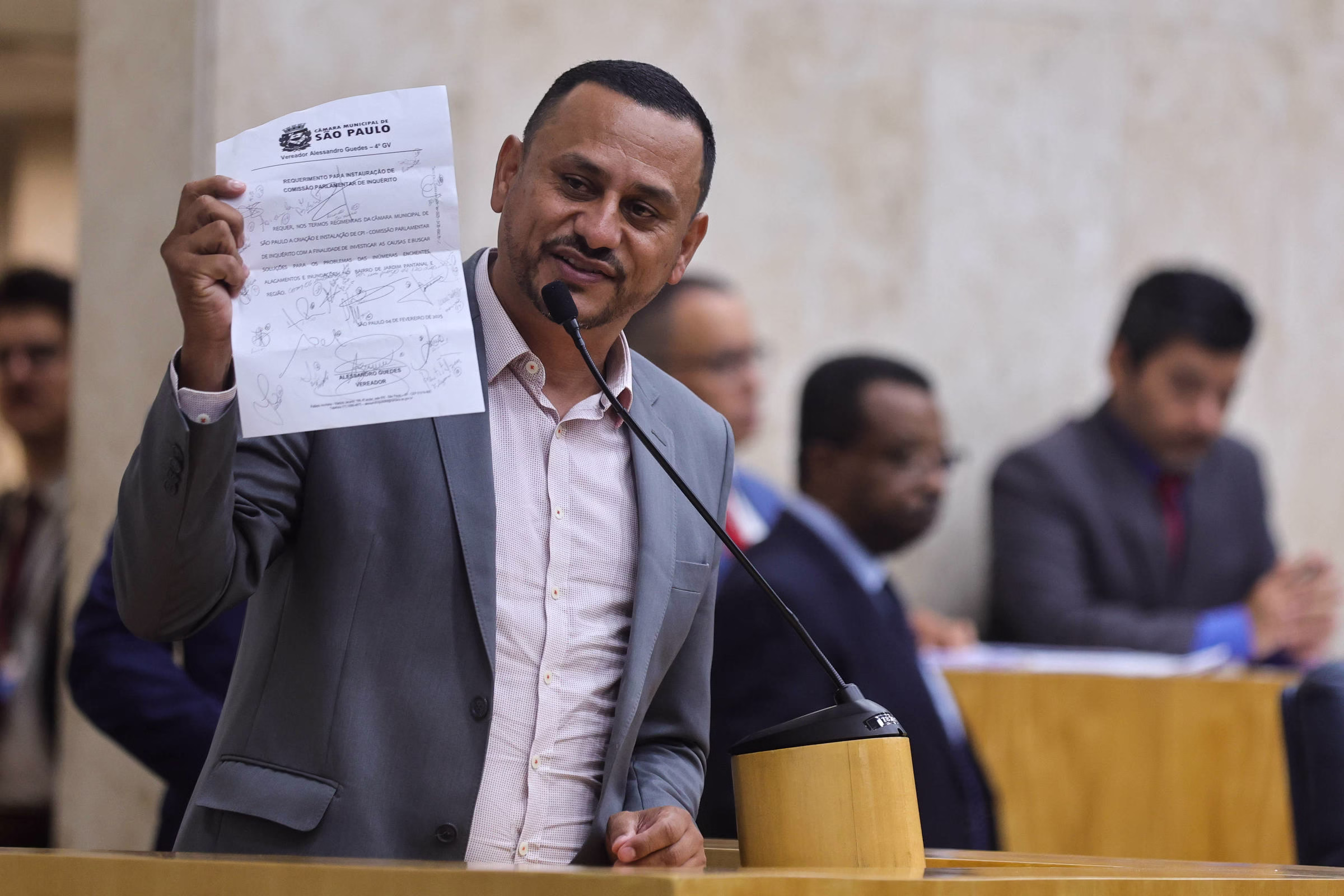 Psol E Pt Vão À Justiça Pedir Cpis De Moradia E Enchentes - 12/04/2025 - Painel