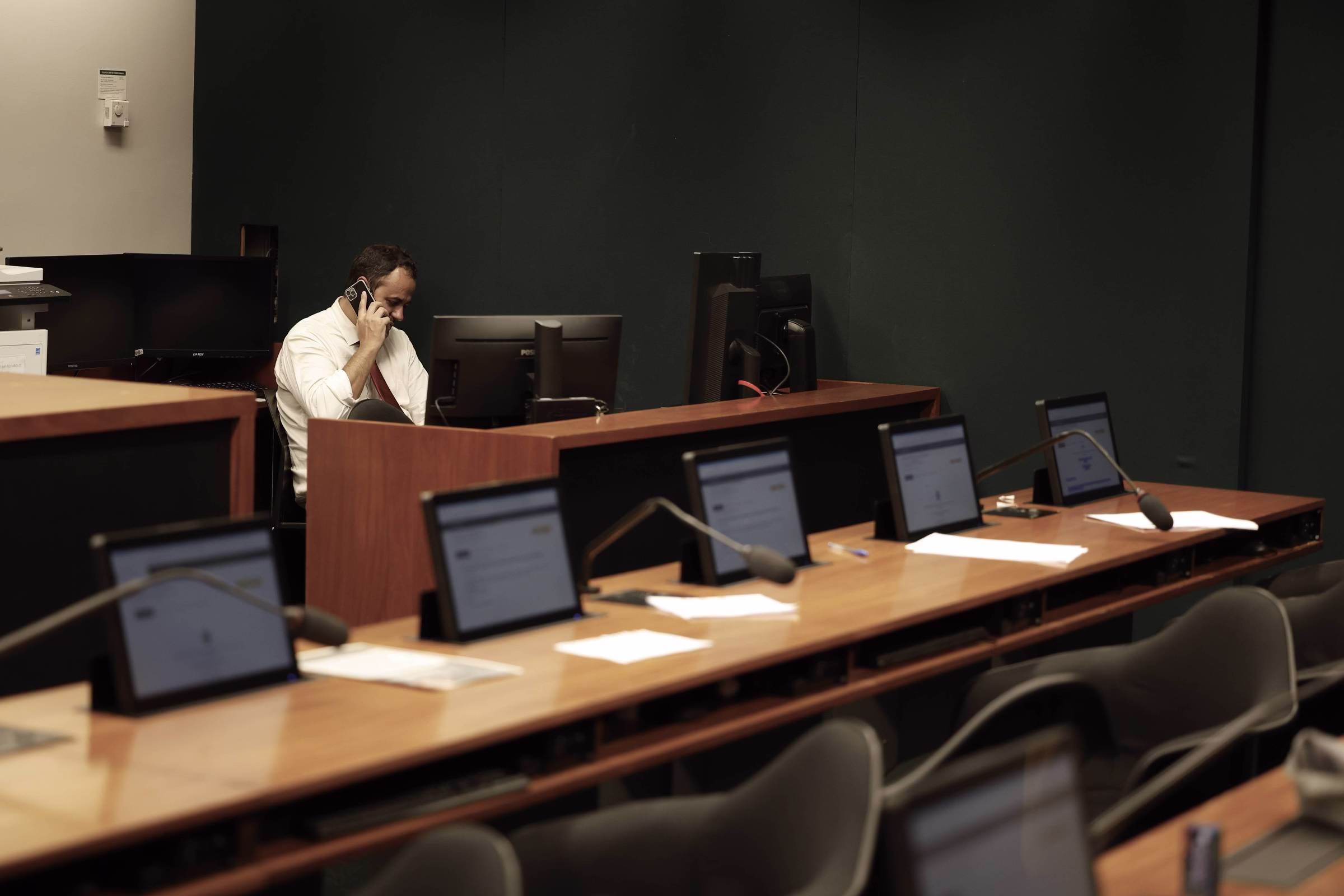 Psol Vê Glauber Braga Em Momento Delicado Após Isolamento - 10/04/2025 - Poder