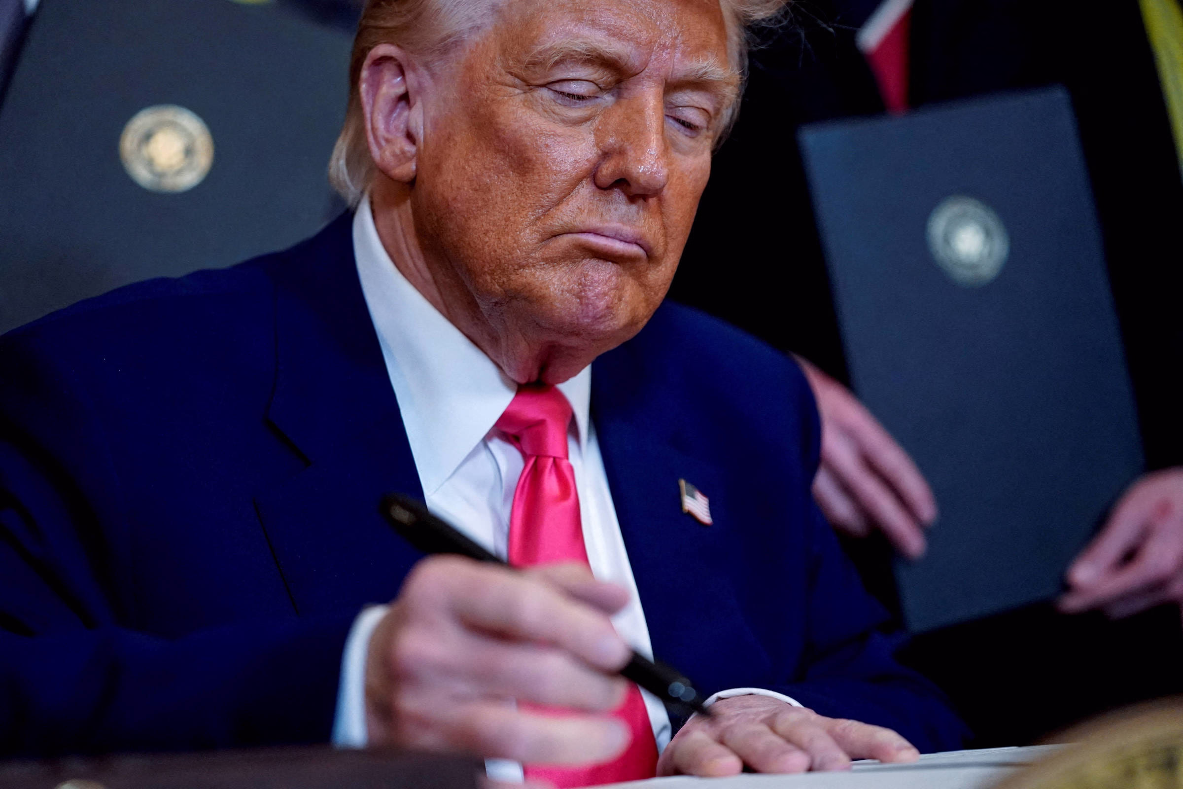 Sem Aliados, Trump Recua Diante De Retaliação Da China - 09/04/2025 - Marcos Augusto Gonçalves