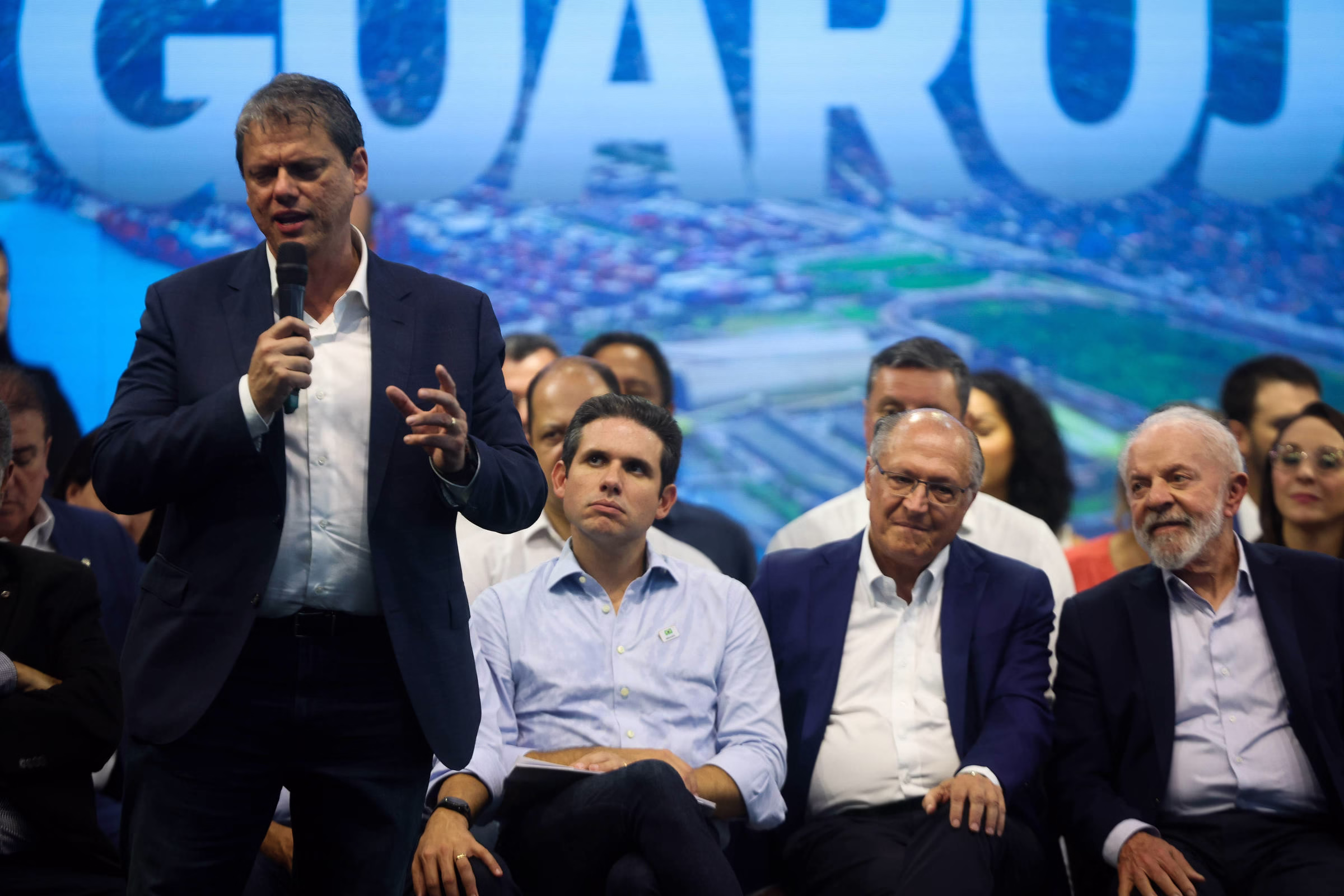 Tarcísio Fará Road Show Na Europa Sobre Túnel E Balsas - 18/04/2025 - Painel