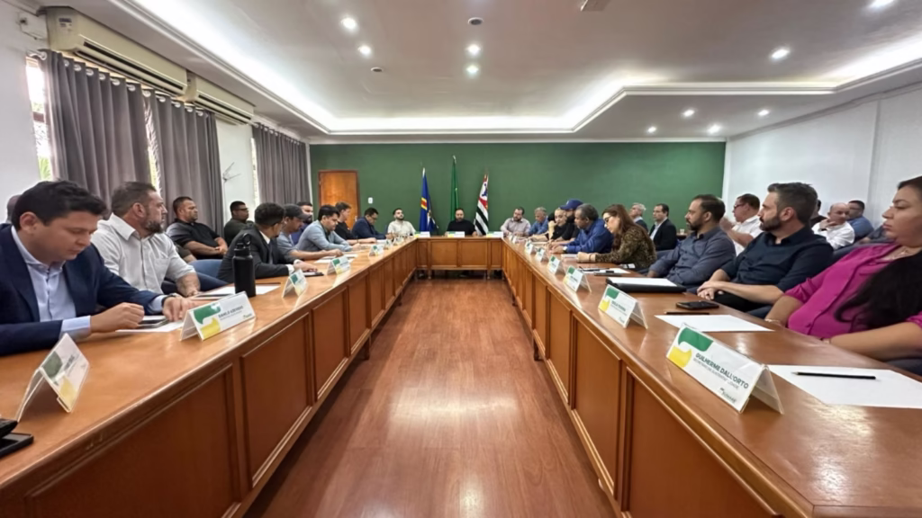 Prefeito, vice-prefeito, vereadores e secretários se reúnem para balanço da gestão em Sumaré