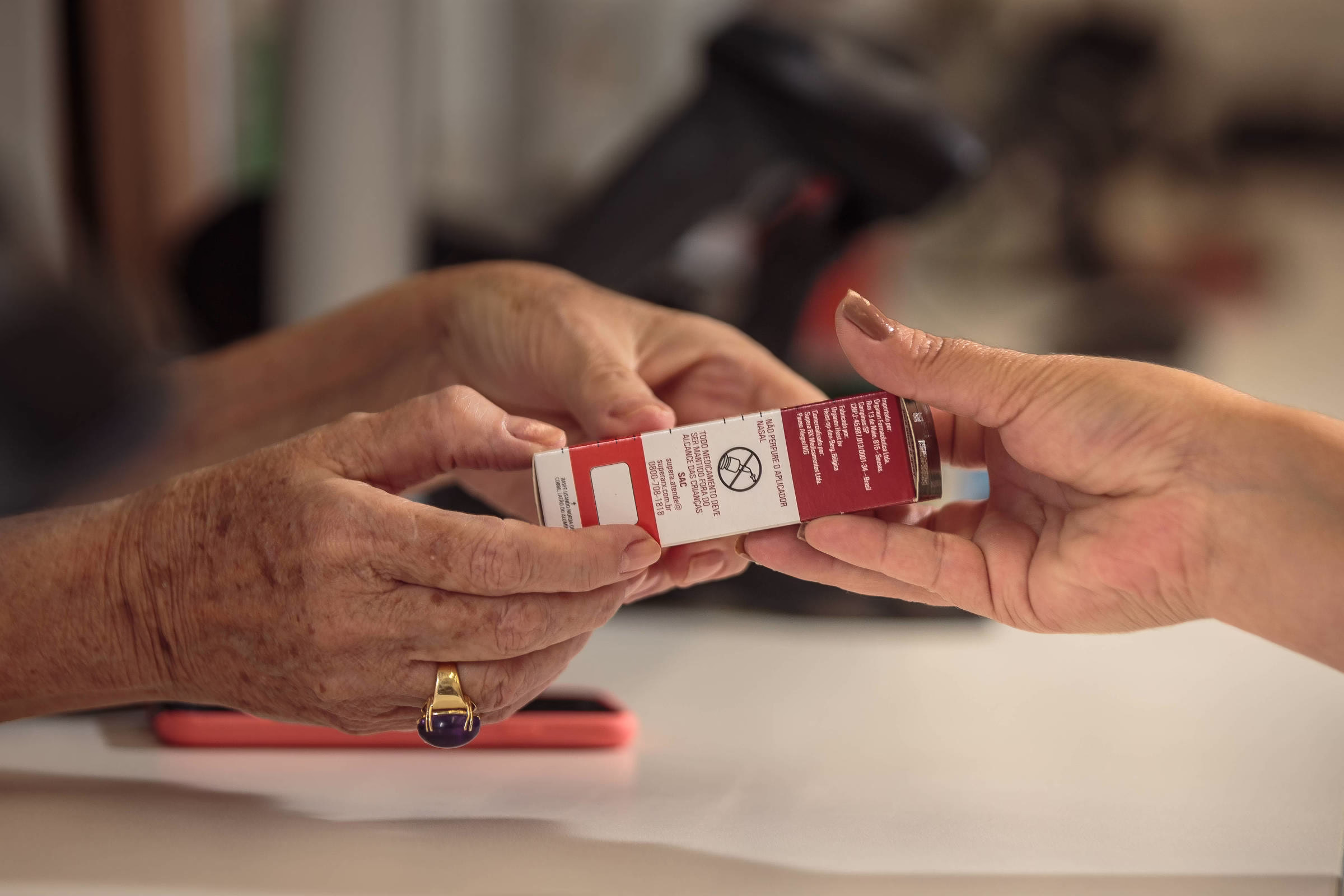 54% Dos Brasileiros Confia Na Prescrição De Farmacêuticos - 08/05/2025 - Equilíbrio E Saúde