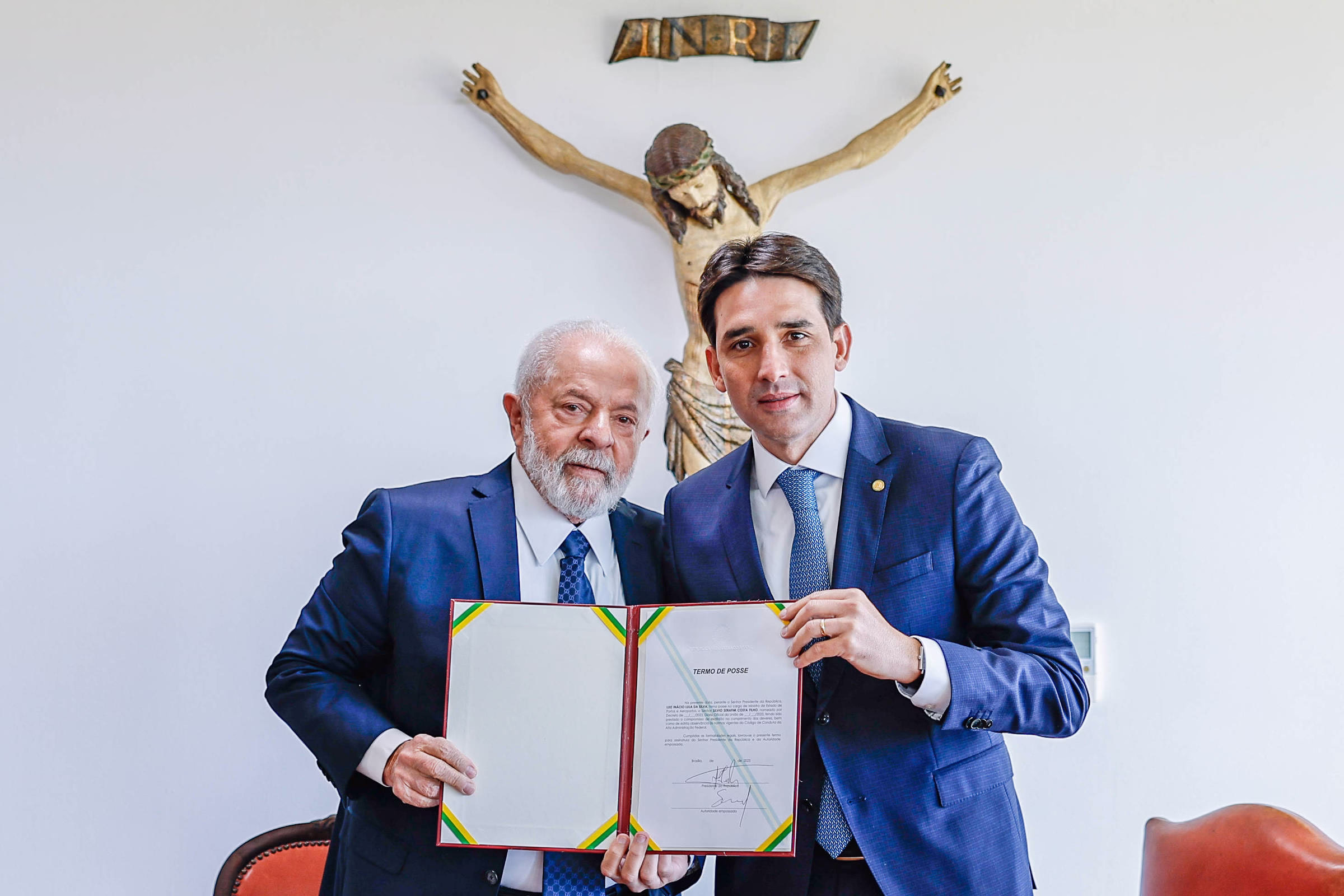 Agência Contratada Pelo Governo Atua Em Rede De Ministro - 06/05/2025 - Poder