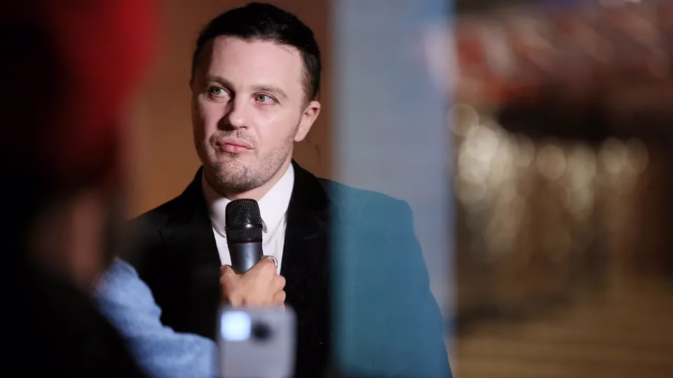 Ator Das Séries 'Dawson'S Creek' E 'Hannibal' É Preso Por Abuso Sexual