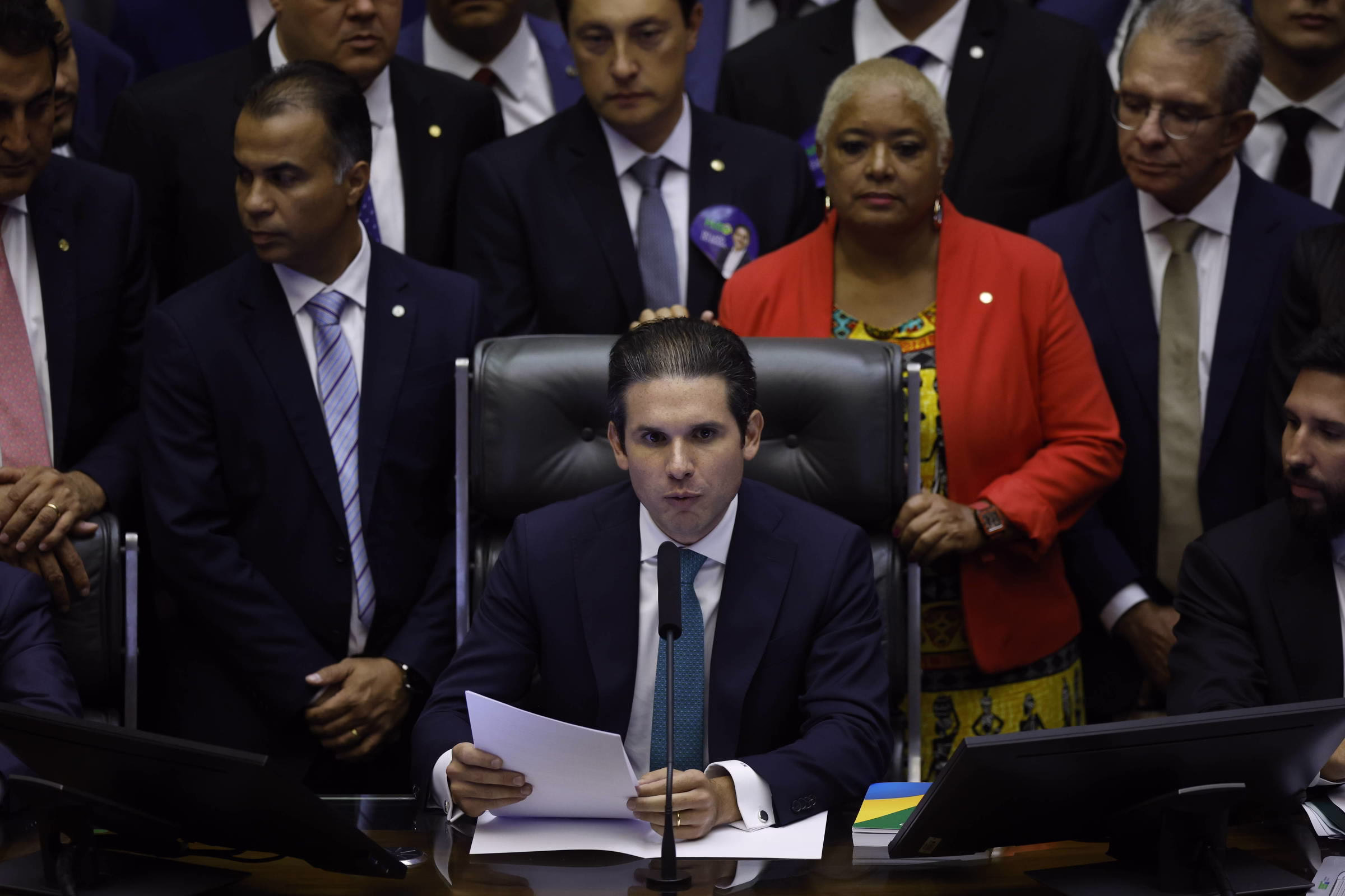 Centrão Trava Ação Contra Ramagem, Mas Mira Nas Emendas - 08/05/2025 - Poder