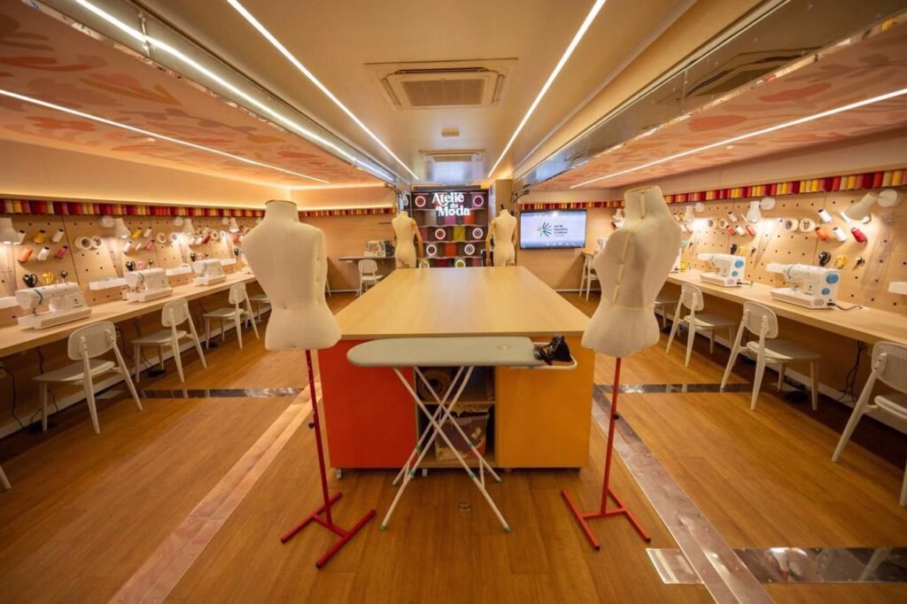 Com Apoio Da Prefeitura De Paulínia, Entre Os Dias 13 E 18 De Maio, Será Realizado O Projeto Ateliê Da Moda, Com Aulas Gratuitas De Corte E Costura – Jornal Aqui Paulínia