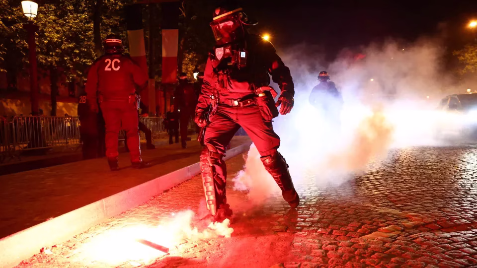 Comemoração Do Psg Termina Com Atropelamento E 47 Detidos