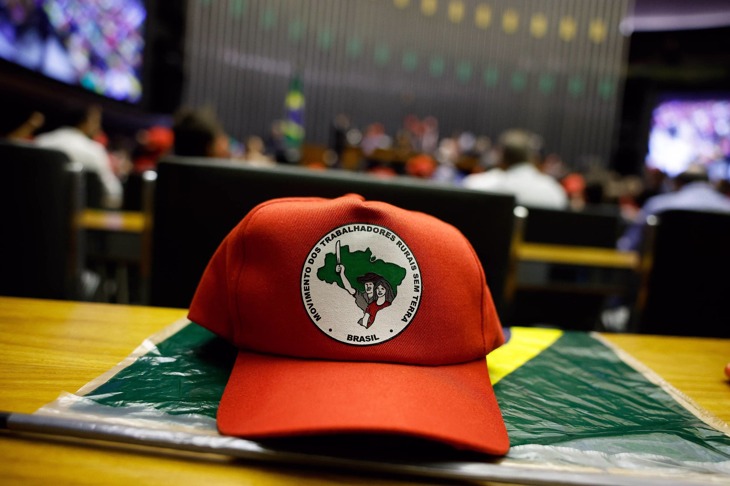 Correios E Mst Fazem Parceria E Criam Selo Em Defesa Da Reforma Agrária - 13/05/2025 - Painel