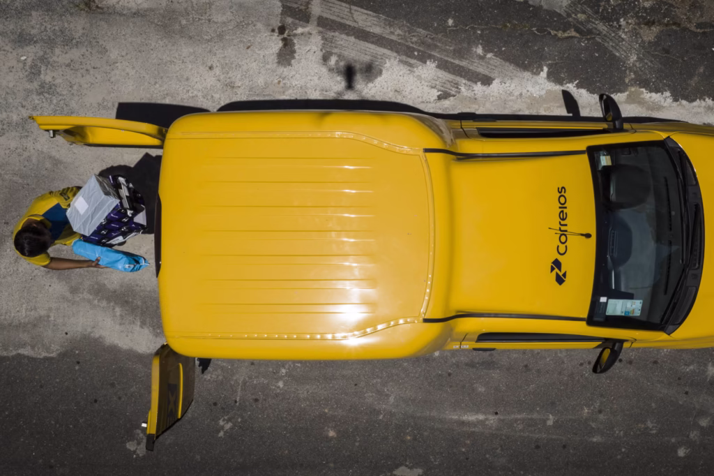 Correios quer que Cade instaure processo por dumping - 19/05/2025 - Painel