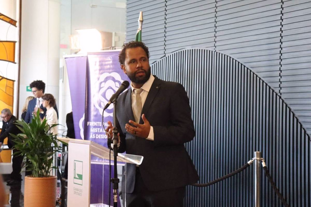 Deputado Pastor Assume Frente Contra Desigualdade - 23/05/2025 - Painel