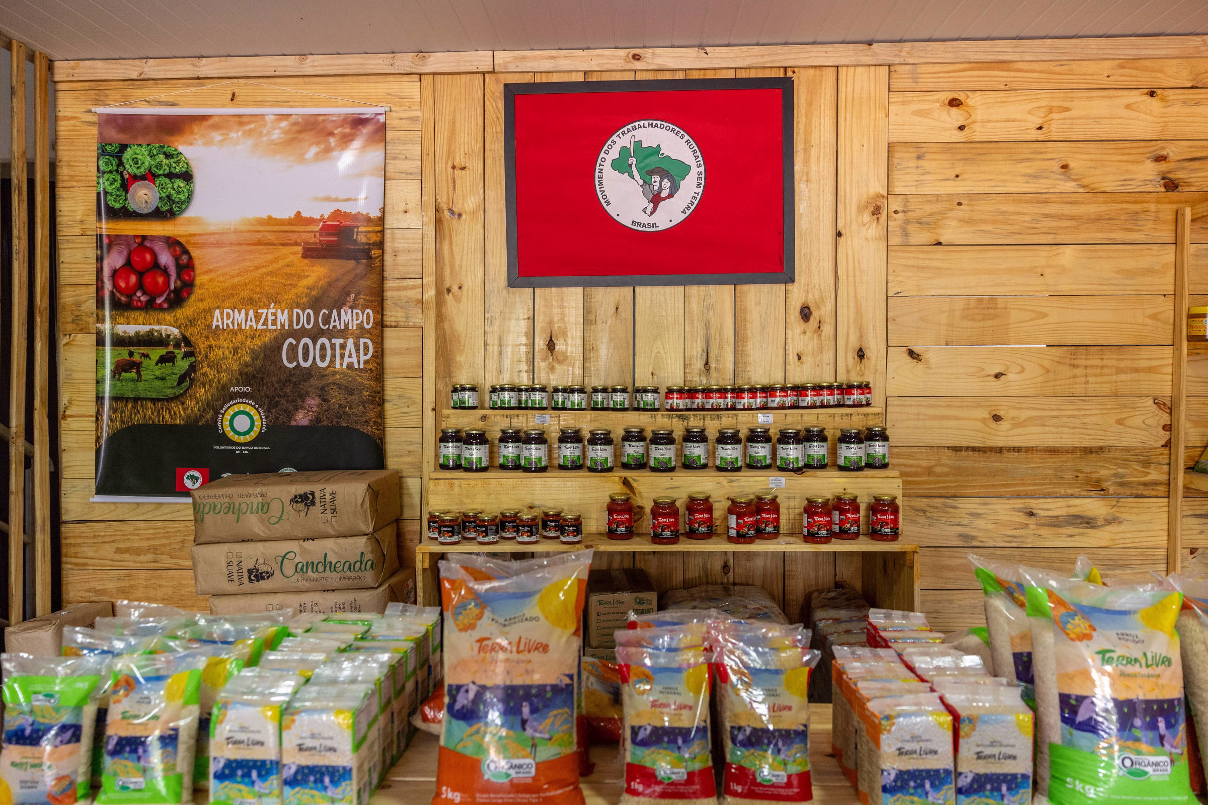 Deputado Quer Proibir Correios De Produzir Selos Com Mst - 14/05/2025 - Painel