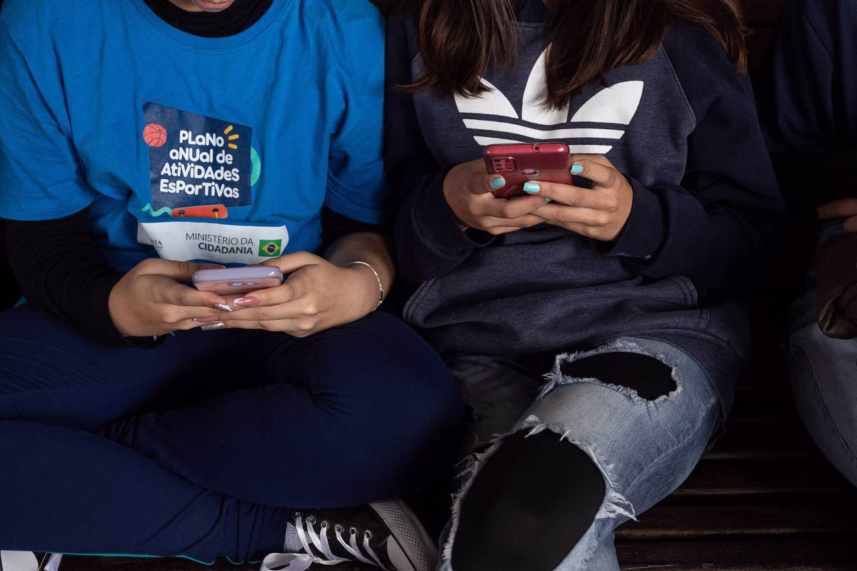 Estudo Propõe Critérios Para Diagnóstico De Vício Em Redes - 29/05/2025 - Equilíbrio