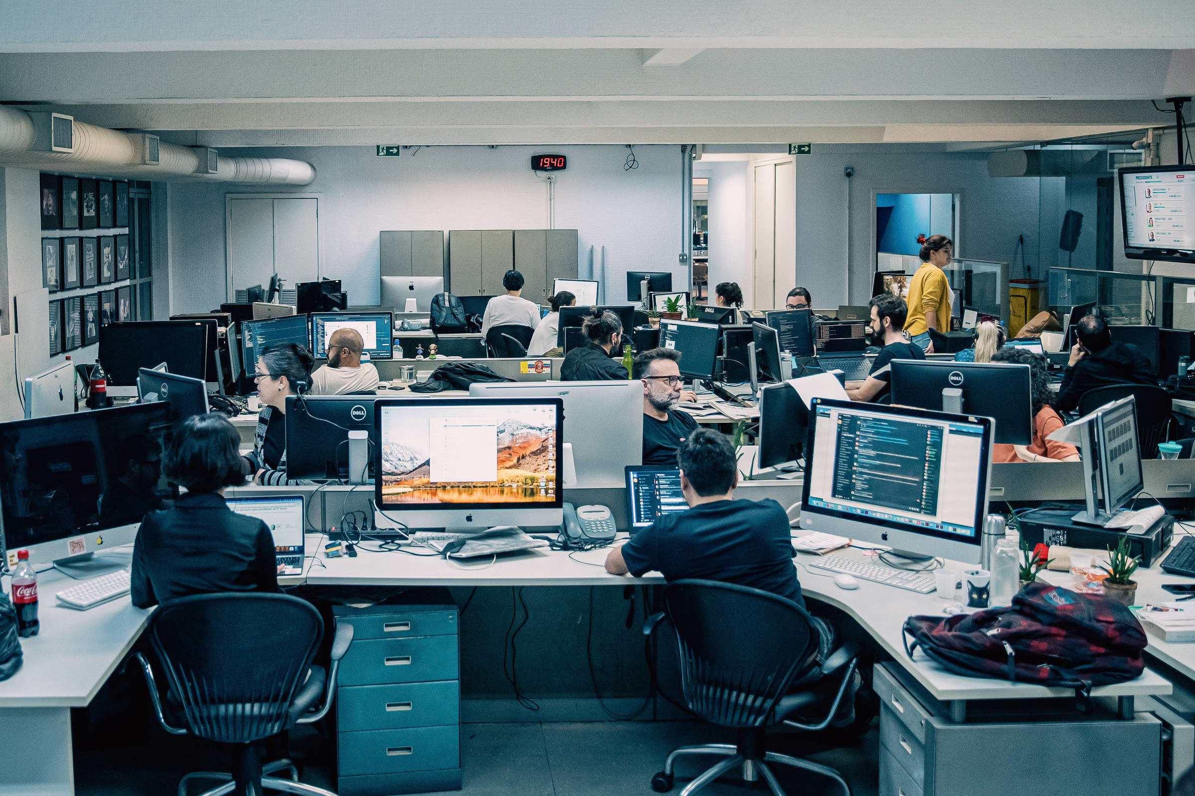 Folha Abre Inscrições Para Estágio - 03/05/2025 - Novo Em Folha