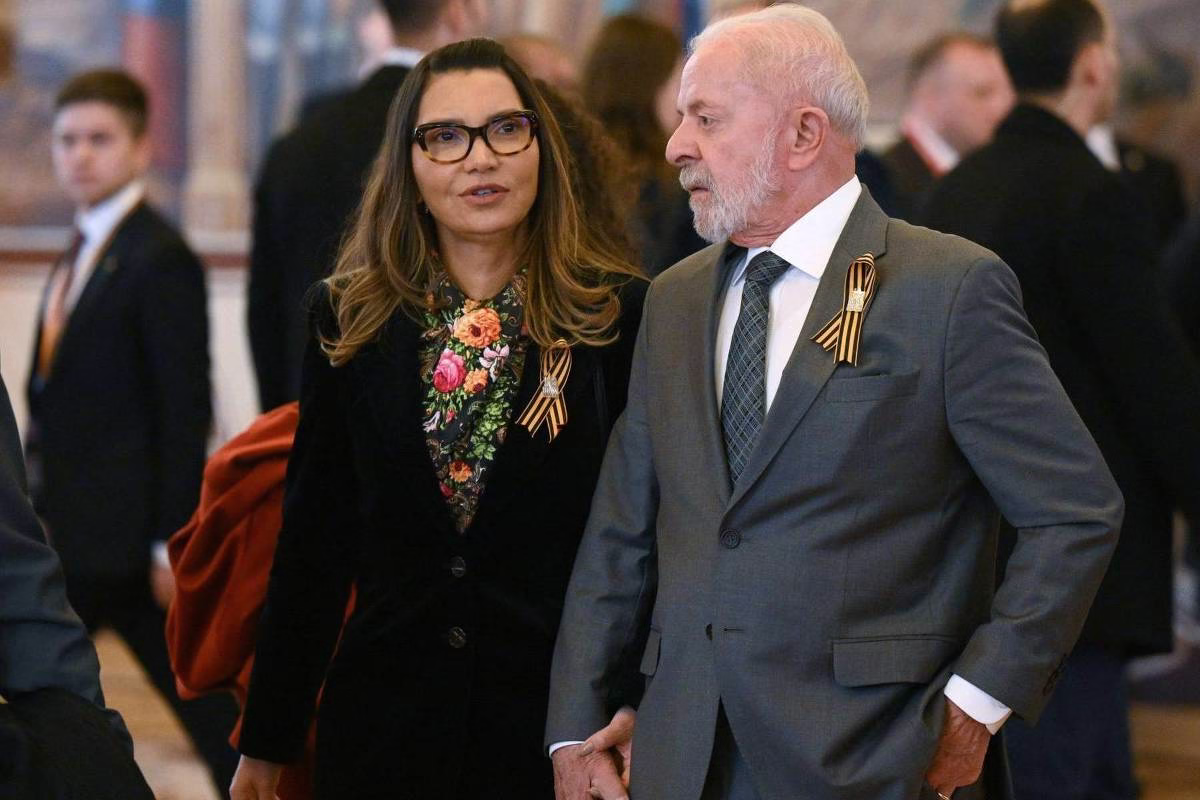 Janja: Por Que Primeira-Dama Acumula Polêmicas? - 16/05/2025 - Poder