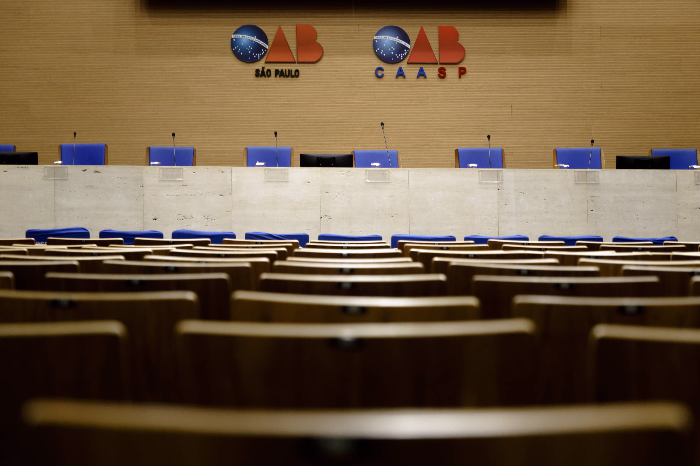 Justiça: Defesa Em Gravação De Vídeo Desagrada Oab - 04/05/2025 - Poder