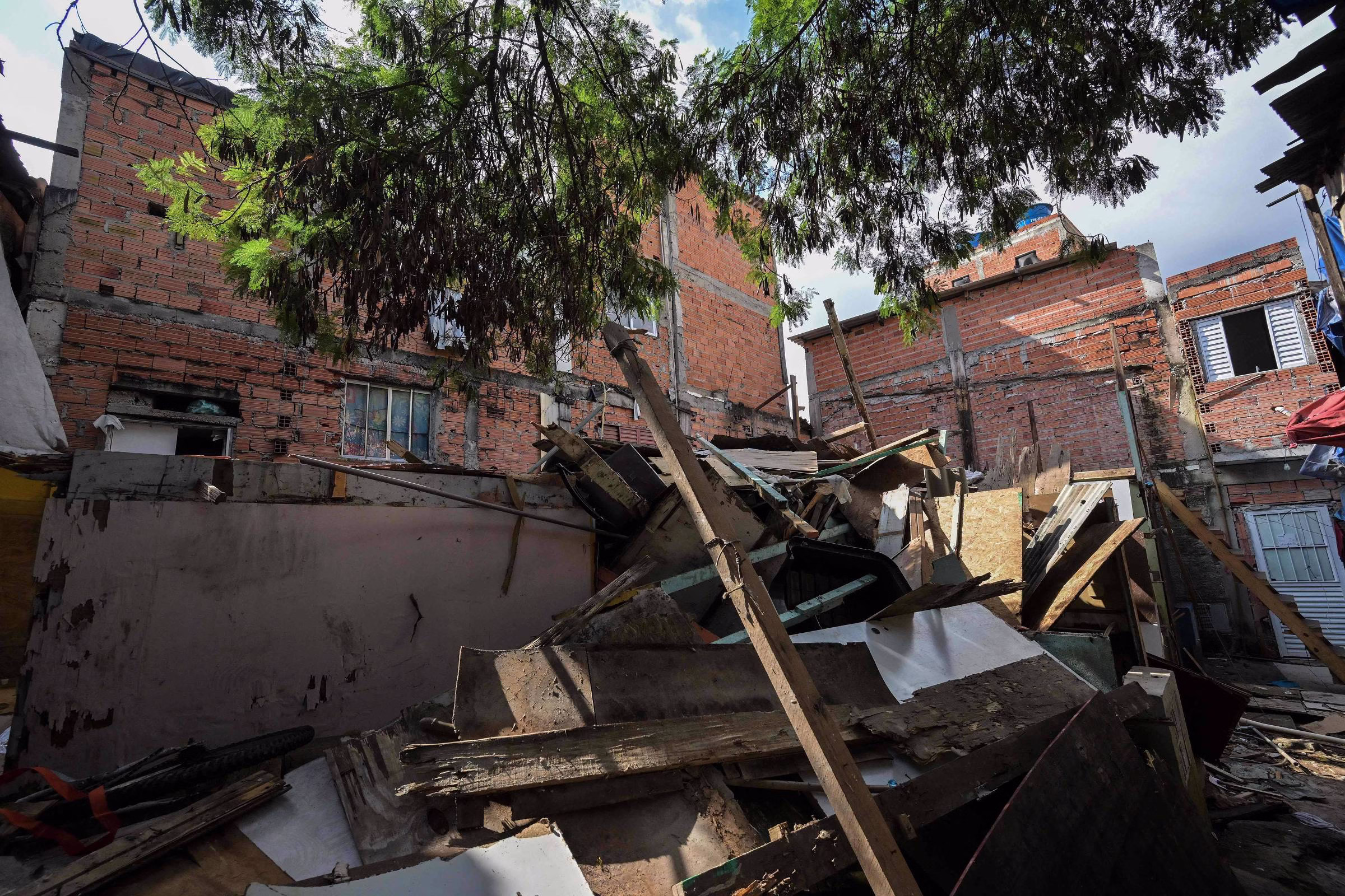 Lula Envia Comissão À Favela Do Moinho Em Meio A Tensão - 14/05/2025 - Painel