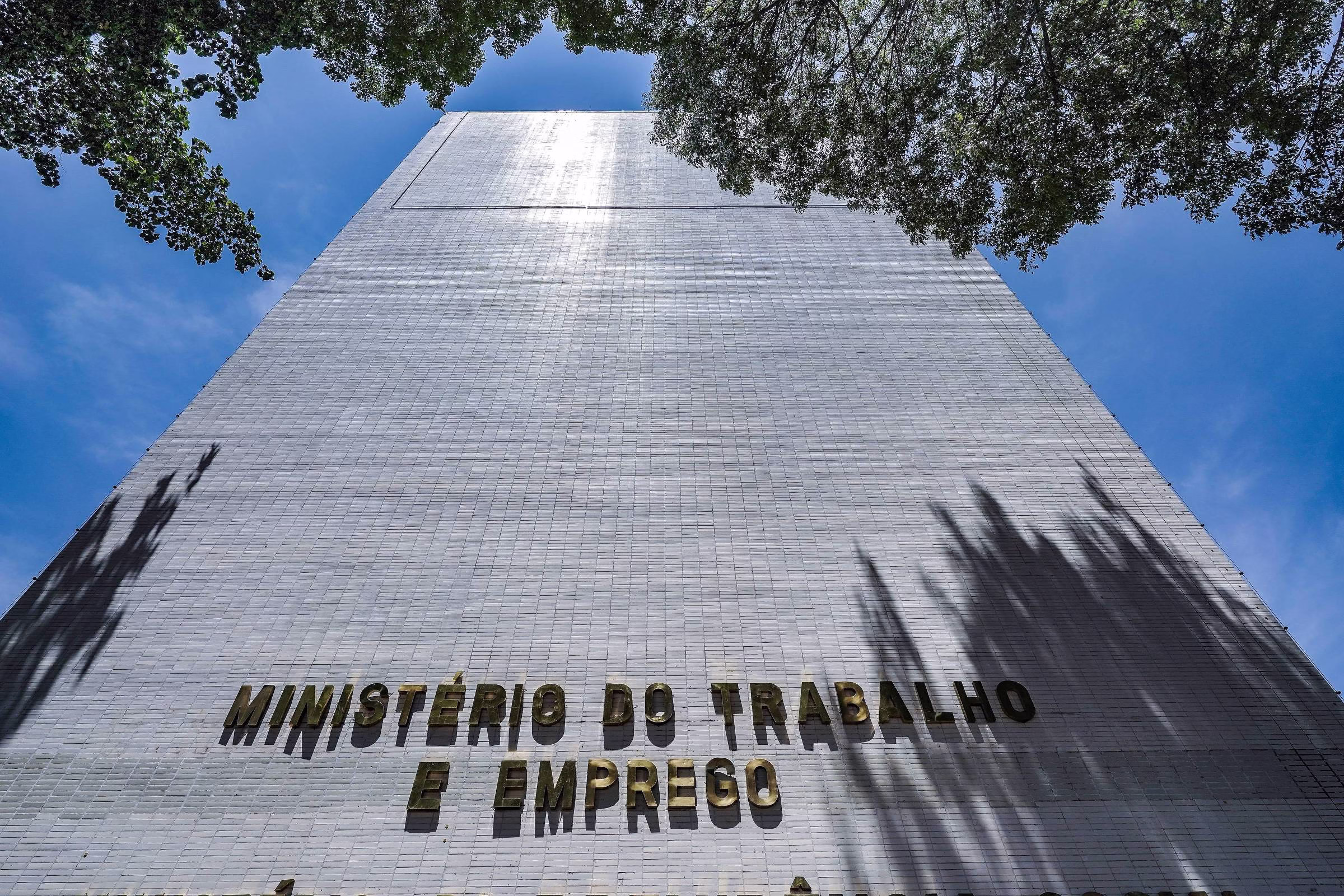 Ministério Do Trabalho Quintuplica Verba Para Ongs - 04/05/2025 - Poder