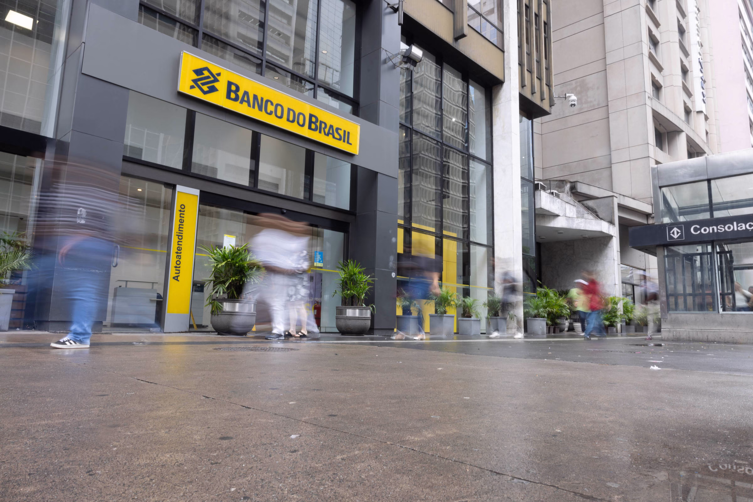 Tcu Suspende Licitações Do Bb De Equipamento De Internet - 08/05/2025 - Painel