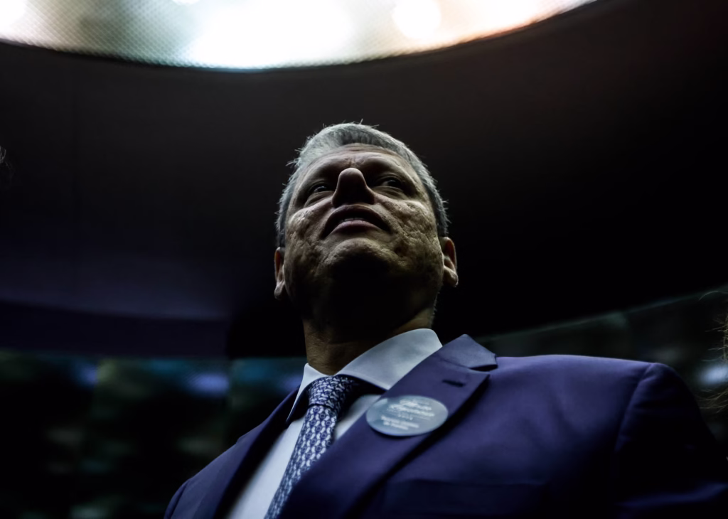 Tarcísio exalta Bolsonaro no STF e é poupado por Moraes - 30/05/2025 - Poder