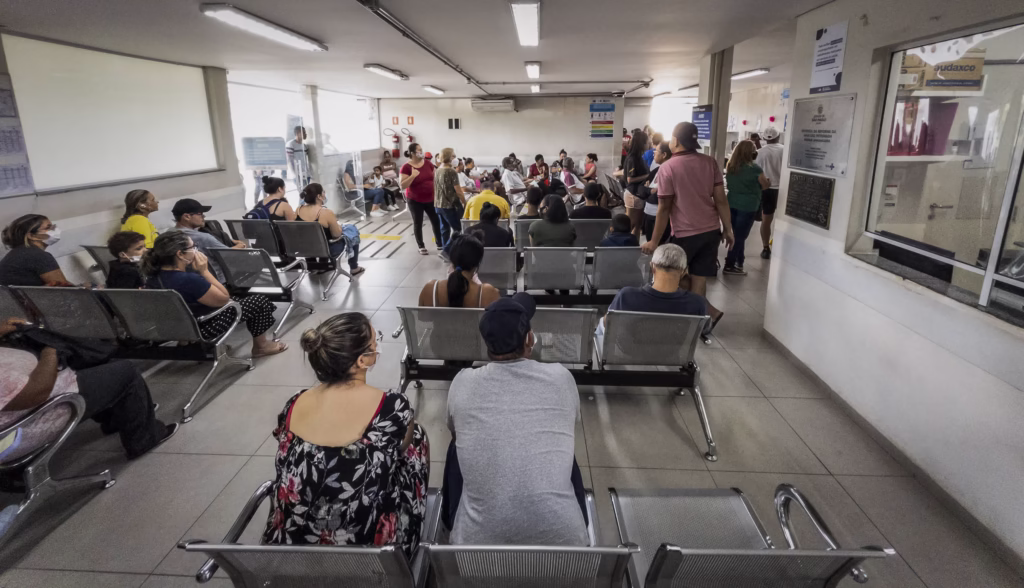 59% das UBSs no Brasil operam com apenas um médico - 30/06/2025 - Equilíbrio e Saúde