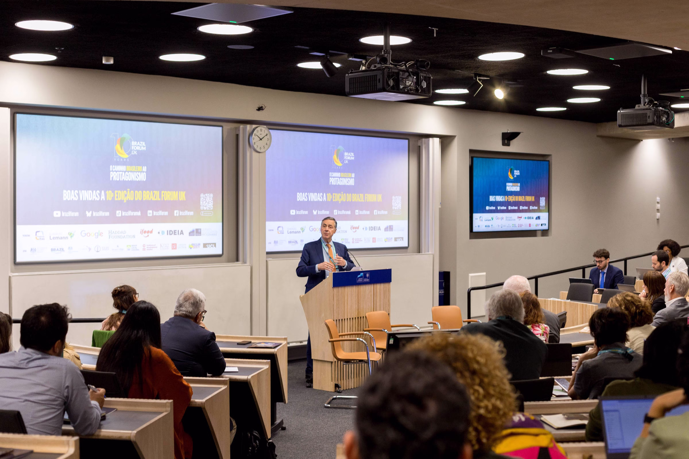 Barroso Defende Regulação Da Internet Na Inglaterra - 14/06/2025 - Poder