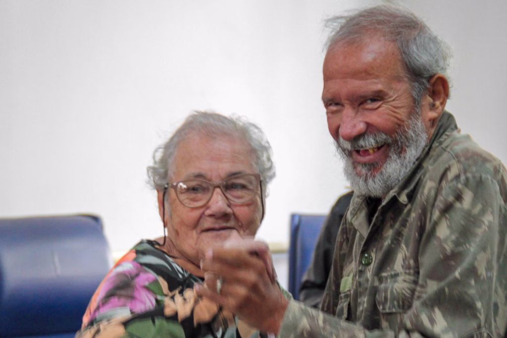 No Brasil, faltam iniciativas públicas para acolher idosos com Alzheimer durante o dia e permitir que suas famílias trabalhem e descansem. 'Creche' para idosos com Alzheimer ajuda familiares - 24/06/2025 - Equilíbrio e Saúde