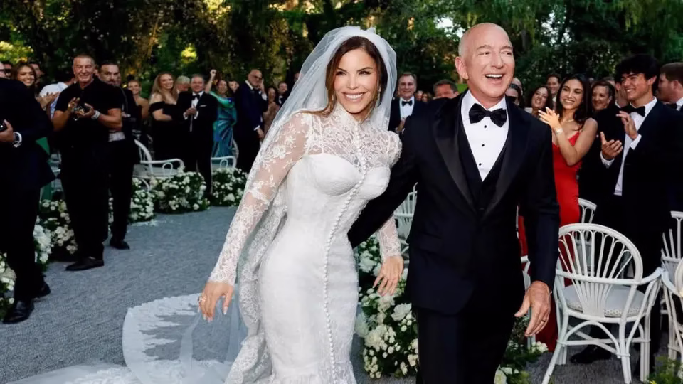 Vestido De Lauren Sánchez Some Após Casamento Luxuoso Com Jeff Bezos
