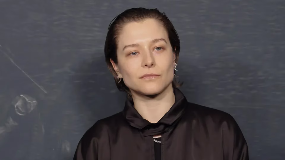 Emma D'Arcy E Atores Britânicos Reivindicam Regulamentação No Uso De Ia