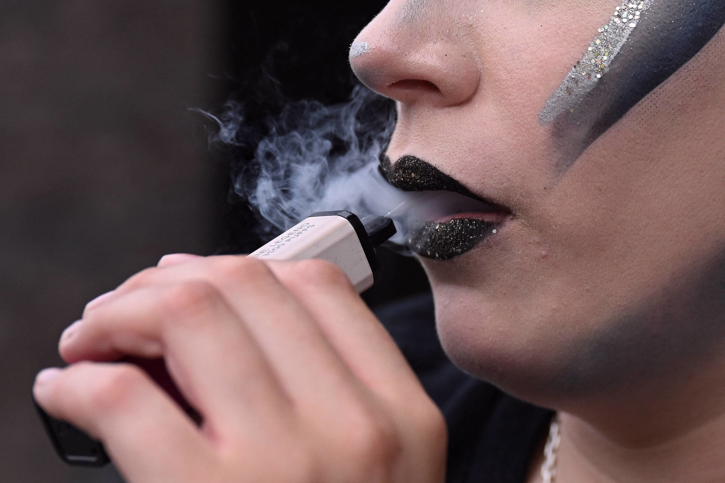 Indústria Do Tabaco Se Atualiza Para Atingir Jovens - 30/06/2025 - Equilíbrio E Saúde