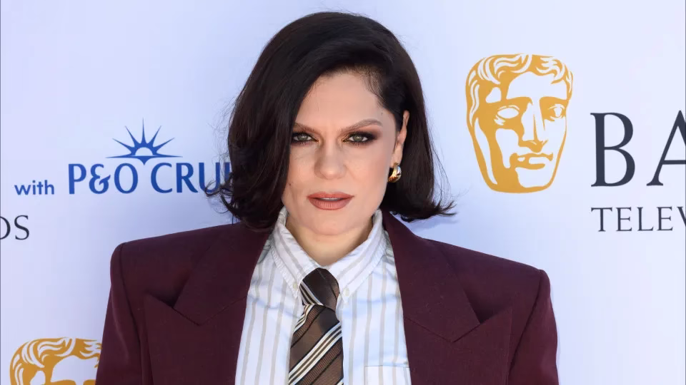 Jessie J Faz Novas Revelações Sobre O Câncer: &Quot;Fiz Cinco Biópsias À Mama&Quot;