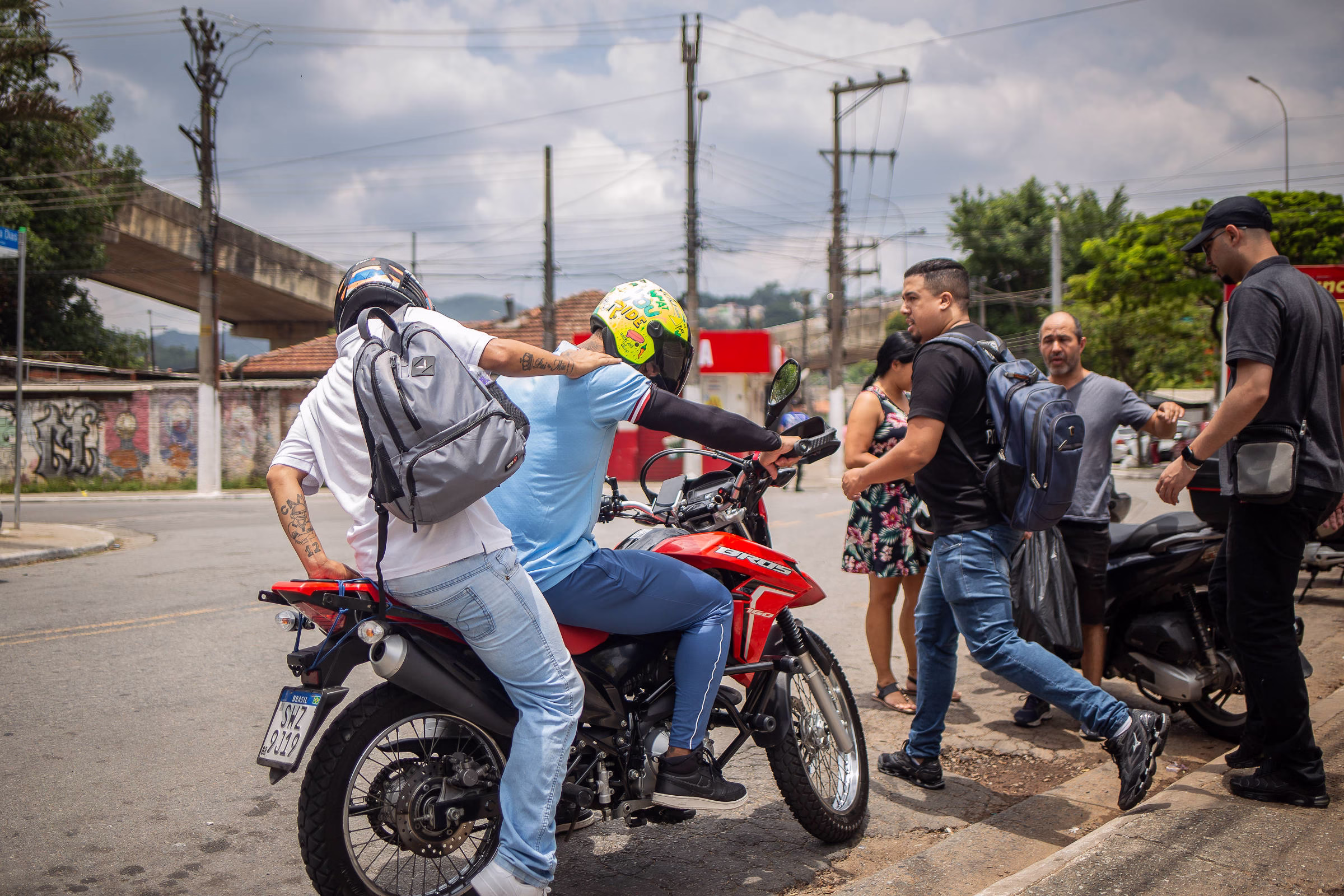 Uber E 99 'Mudaram Tom' Sobre Mototáxis, Diz Vereadora - 12/06/2025 - Painel