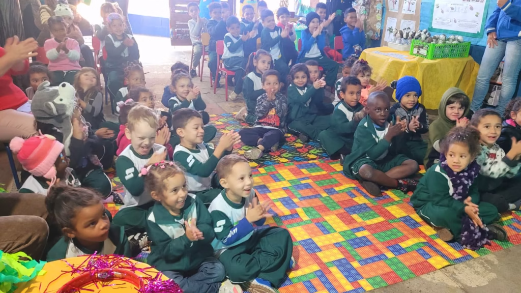 Alunos da Escola Xodó da Titia encantam com Exposição do Meio Ambiente na Vila Valle