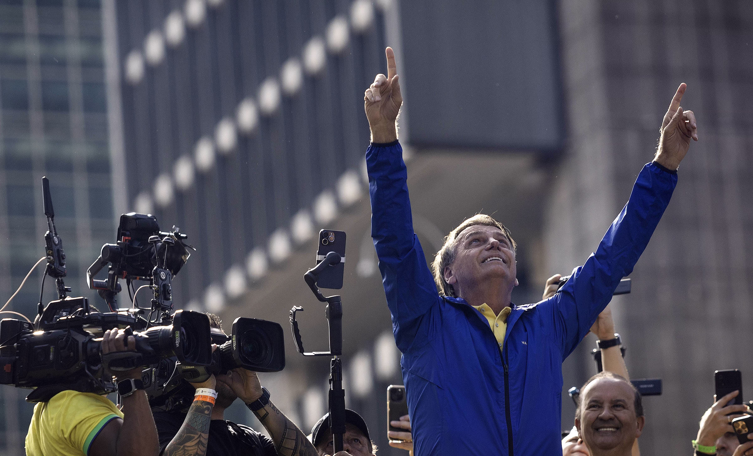 Bolsonaro Cancela Ida A Evento E Cita Crise De Soluços - 01/07/2025 - Brasília Hoje