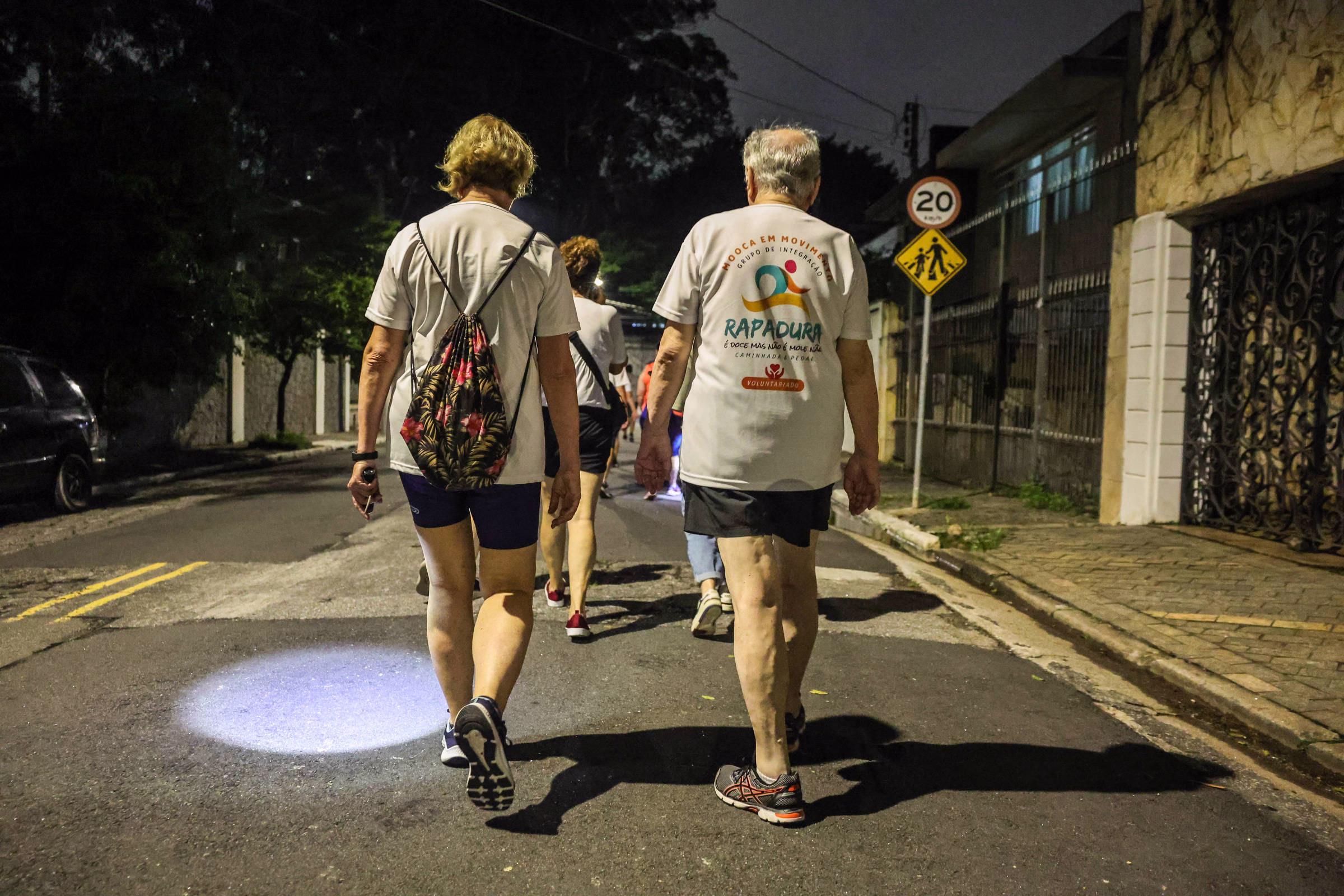 Caminhar 7.000 Passos Ao Dia Reduz O Risco De Câncer - 11/07/2025 - Equilíbrio