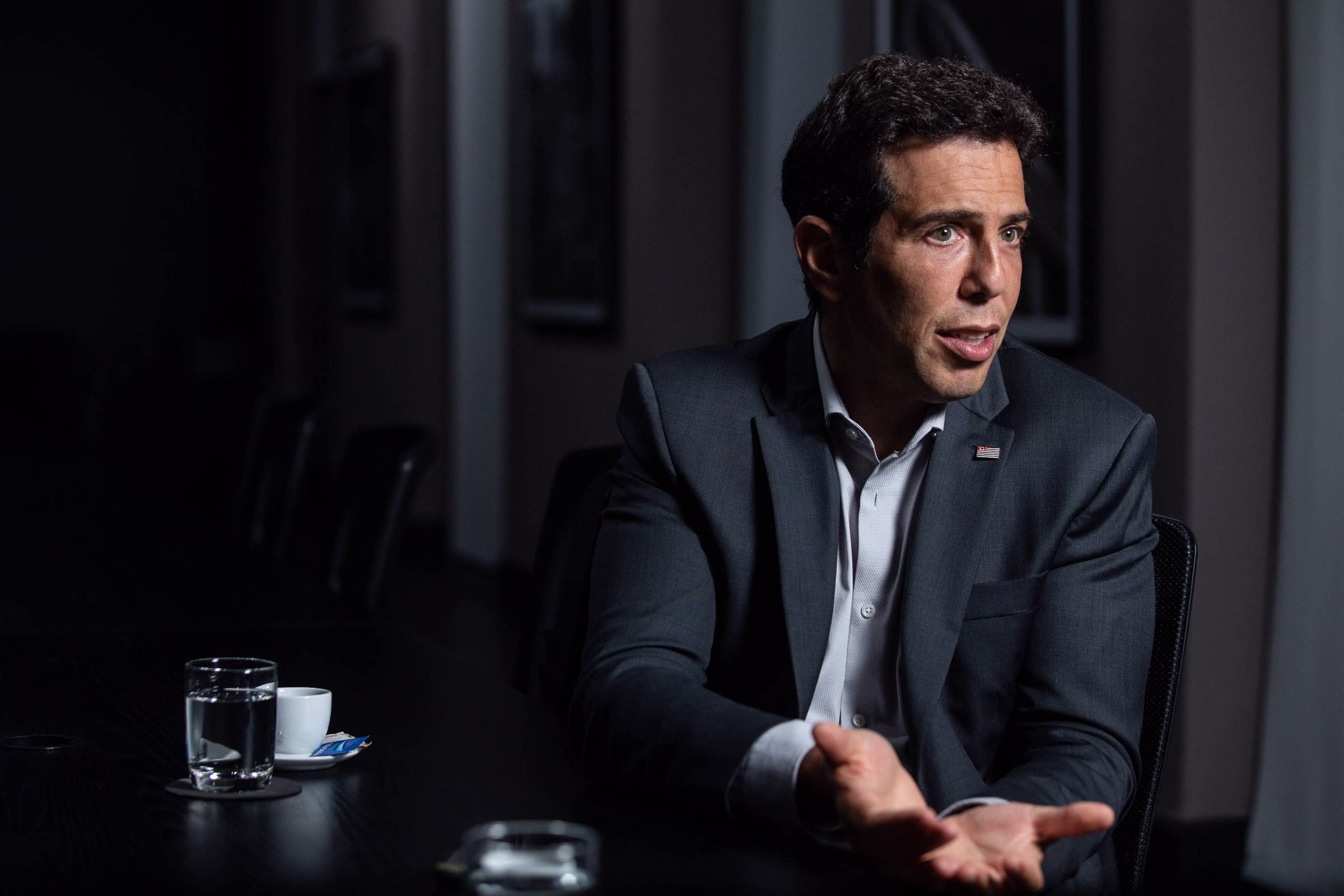 Gestão Tarcísio Aposta Em Aplicativo Contra Evasão Escolar - 01/07/2025 - Painel