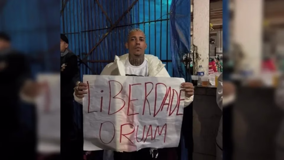 Mc Poze Vai À Presídio Protestar E Pede Libertação De Oruam Da Prisão; Veja Vídeo