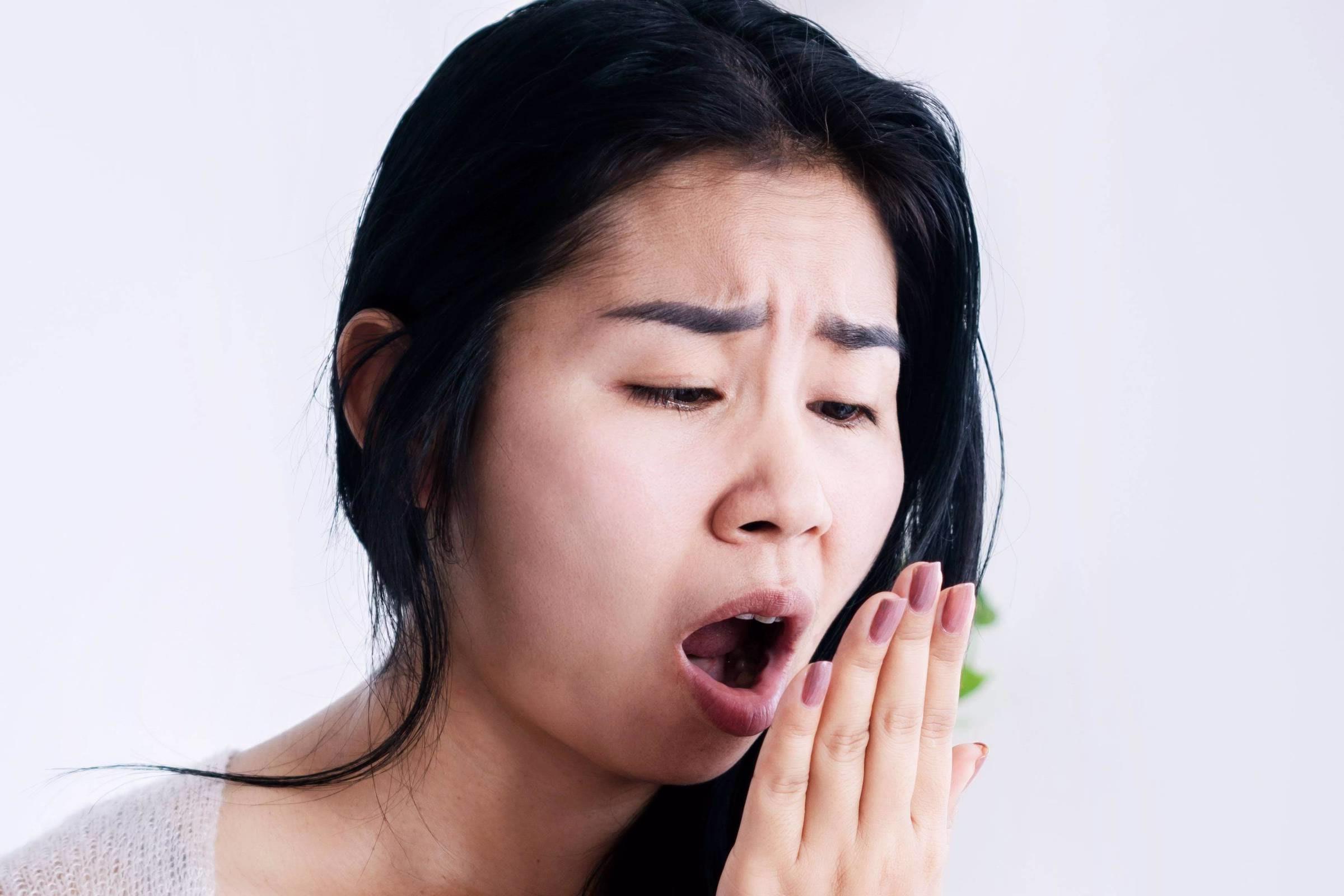 Por Que Pessoas Têm Mau Hálito? E Como Melhorar? - 07/07/2025 - Equilíbrio