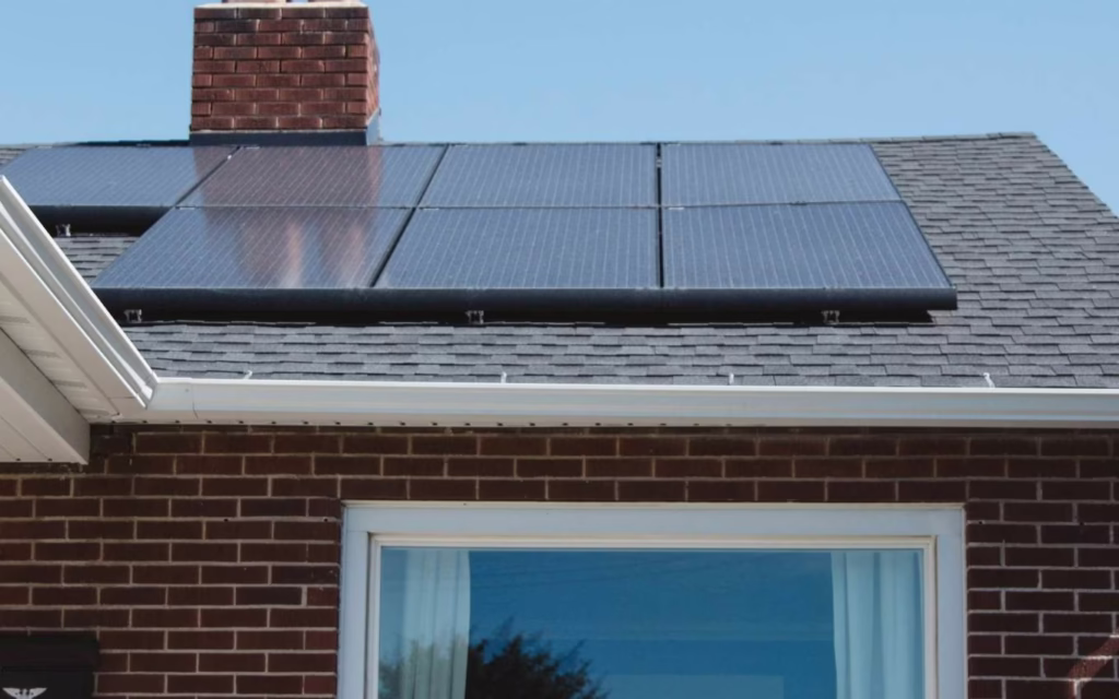 Brasileiros já financiam 7 em cada 10 projetos de energia solar · Economia Real