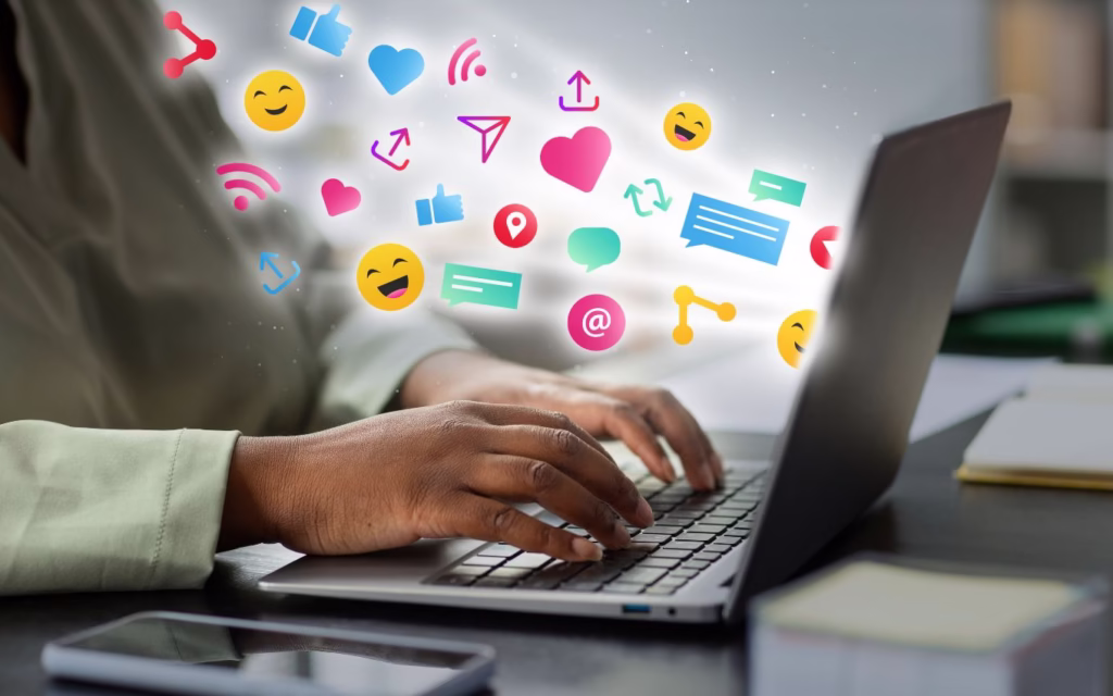 Como é a rotina de um social media no Brasil e o que faz esse profissional · Economia Real